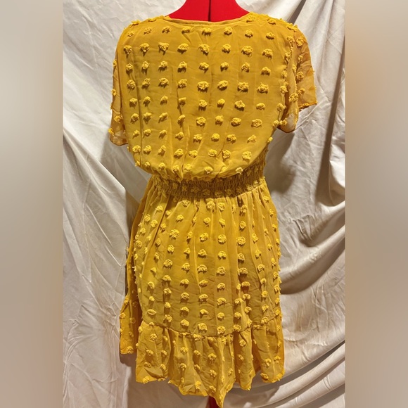 Dotted V-Neck Ruffle Dress - Picture 3 of 3